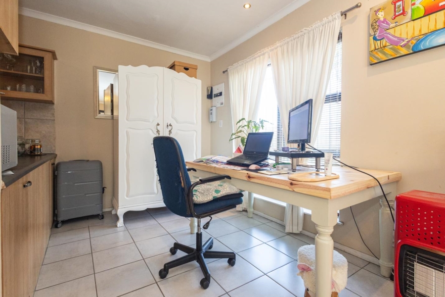 3 Bedroom Property for Sale in Zoo Park Western Cape